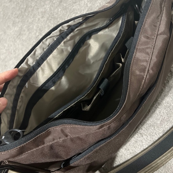 Pacsafe Crossbody Bags - Picture 9 of 12